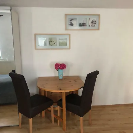 Ferienwohnung-schwaan-kuenstler-pritsche